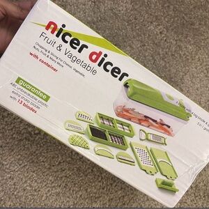 Green Fruit & Vegetable Chopper